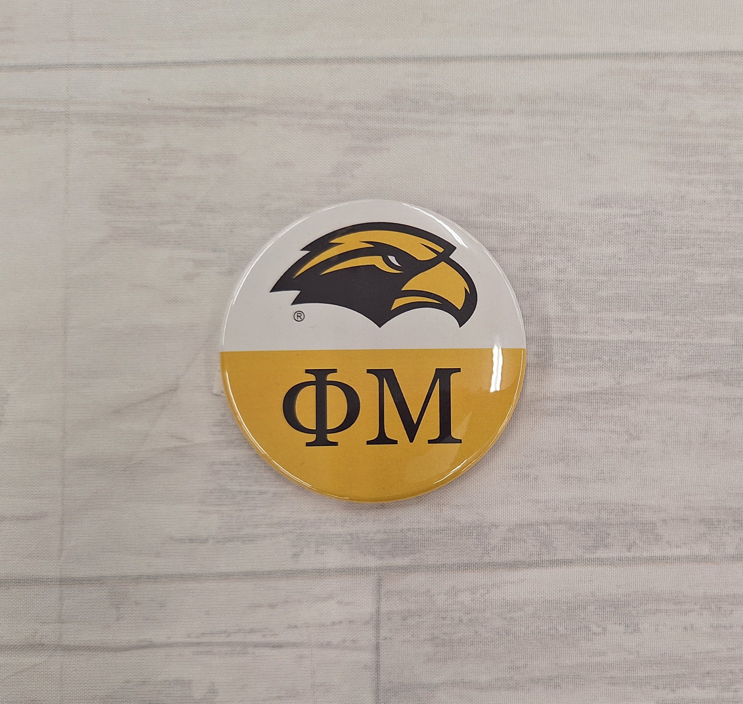 Button Phi Mu