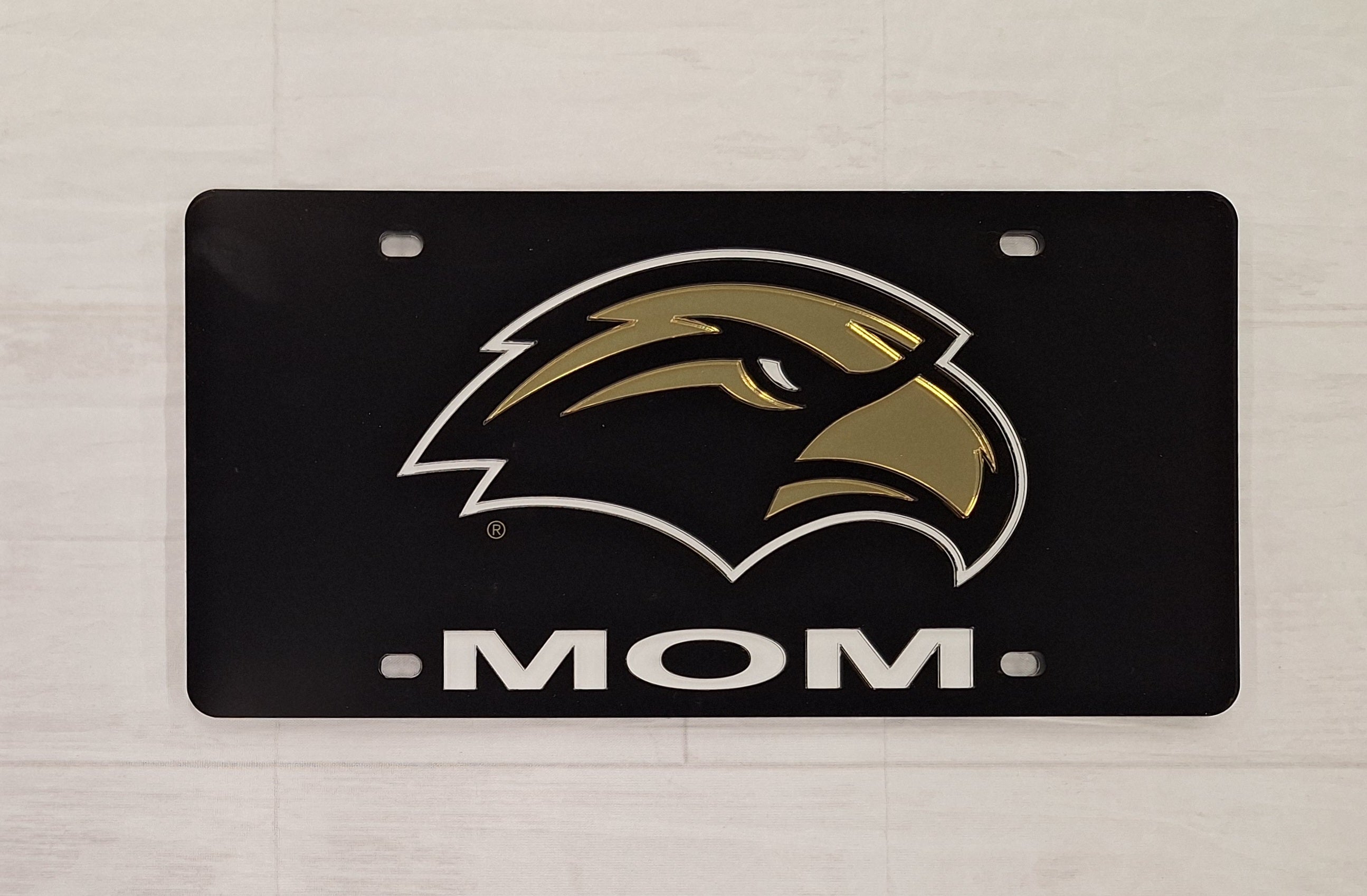 Auto License Plate Eagle Head Mom